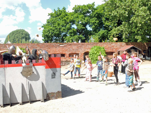 Ritterfest auf der Burg Ritterfest auf der Burg